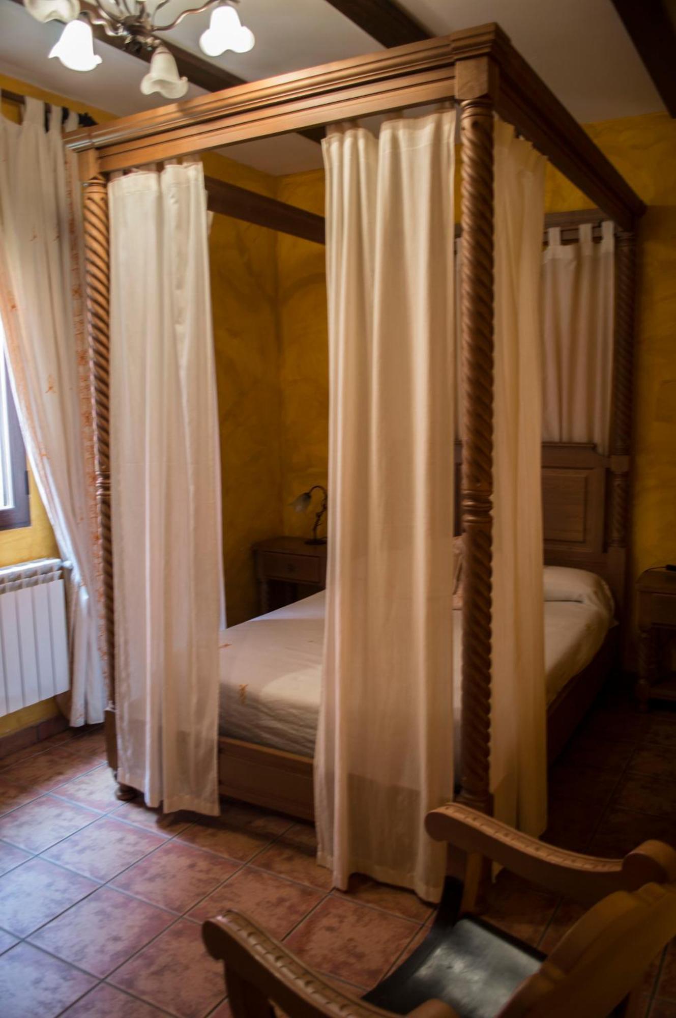 Apartamentos Rurales Alvado Tamajon Luaran gambar