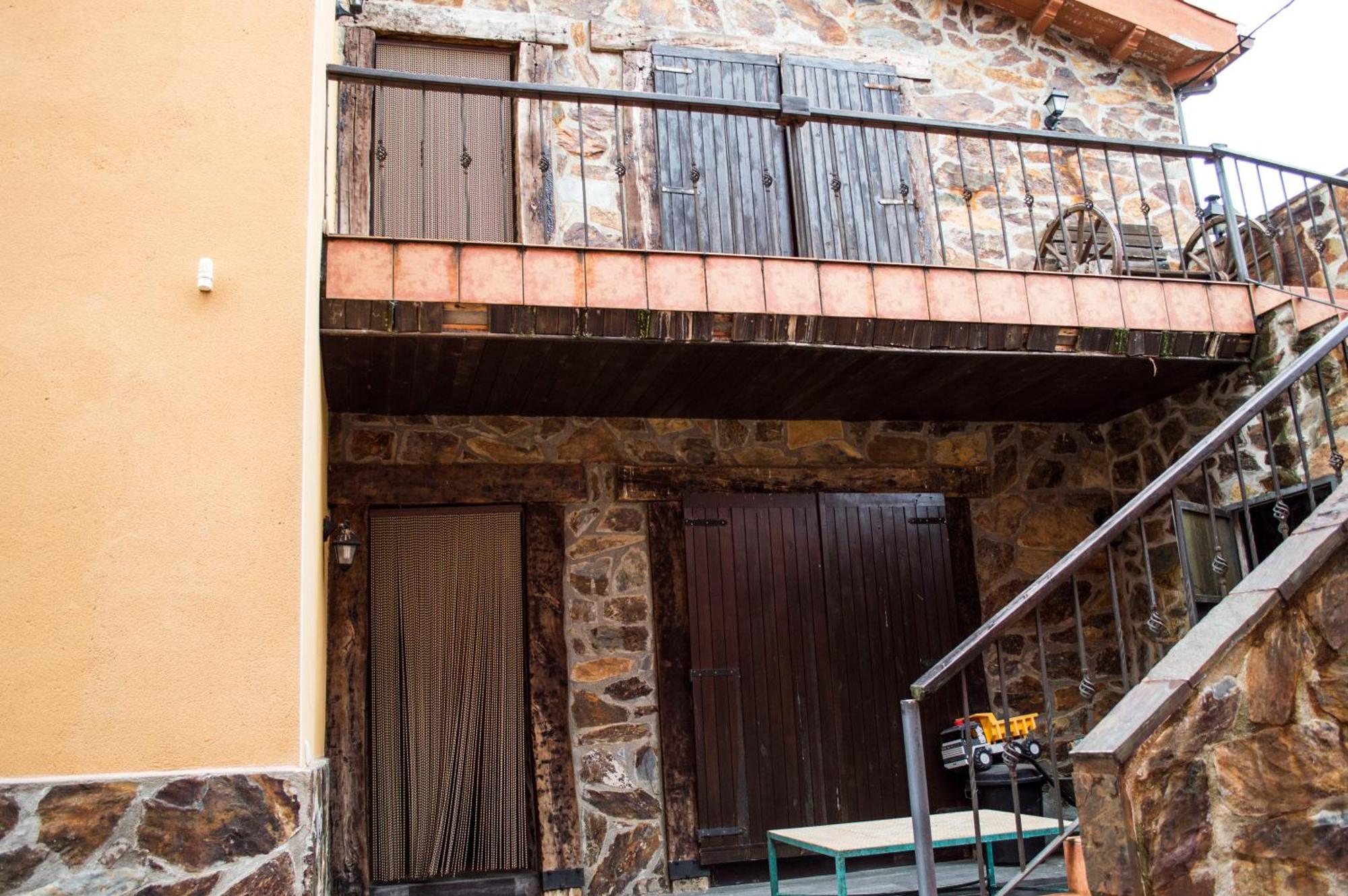 Apartamentos Rurales Alvado Tamajon Luaran gambar