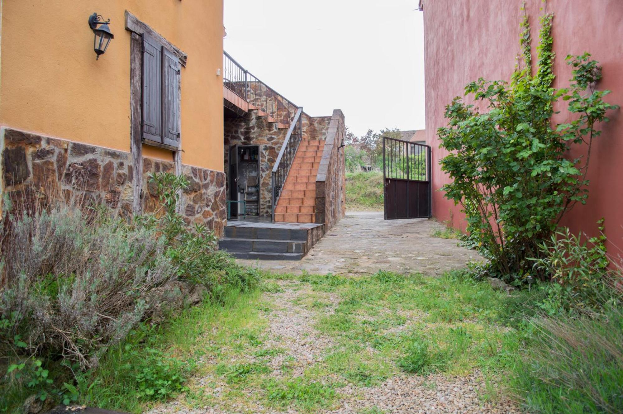 Apartamentos Rurales Alvado Tamajon Luaran gambar