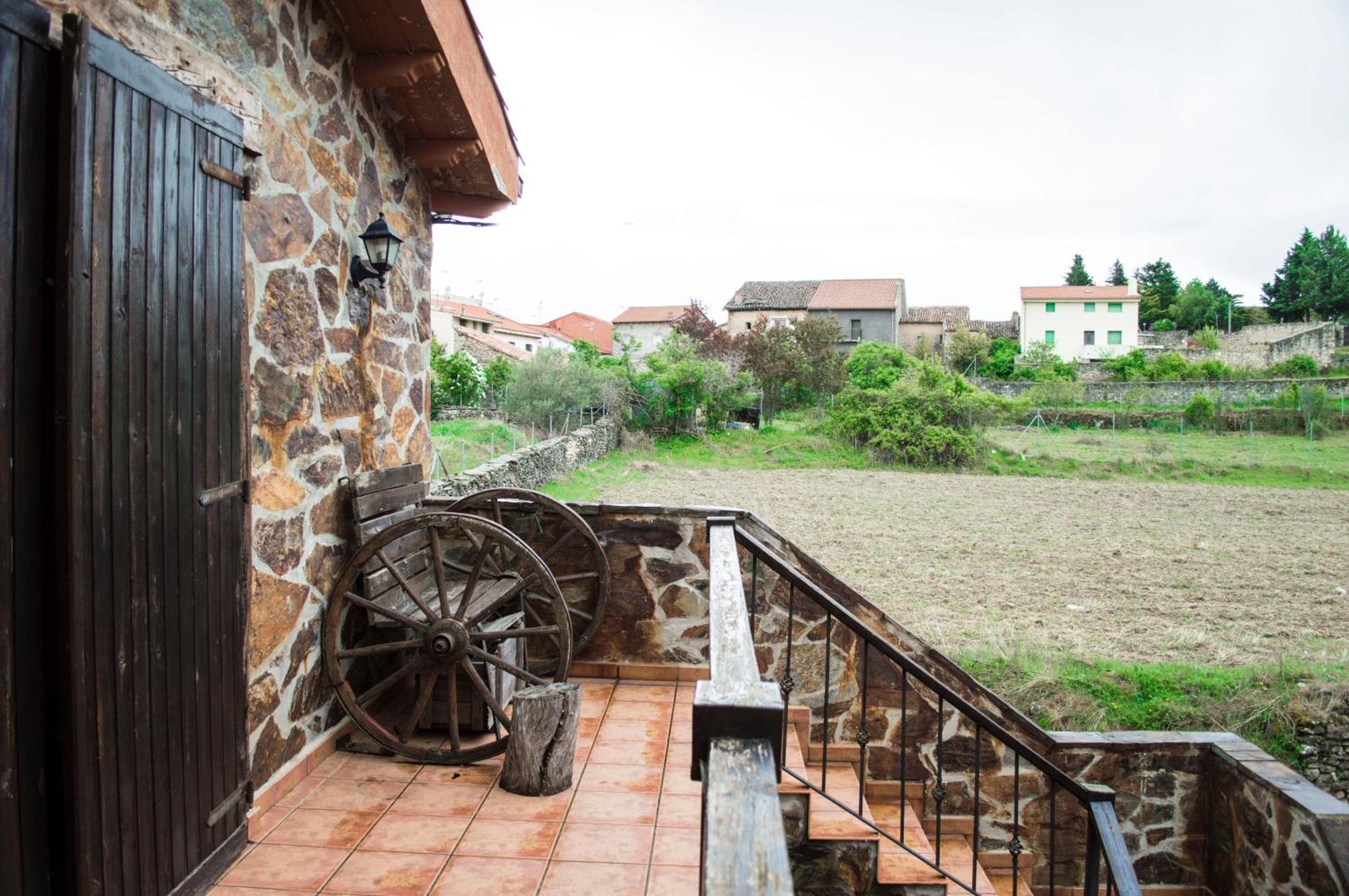 Apartamentos Rurales Alvado Tamajon Luaran gambar